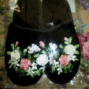 Victorian Trading Velvet Slippers